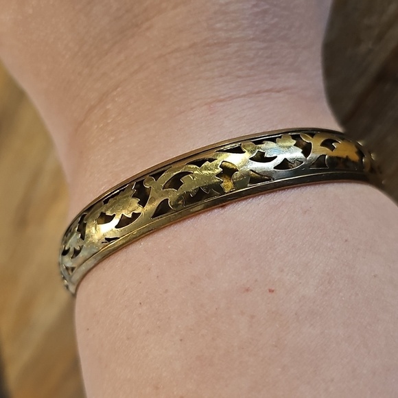 Vintage Gold-Tone Bracelet - Picture 6 of 6